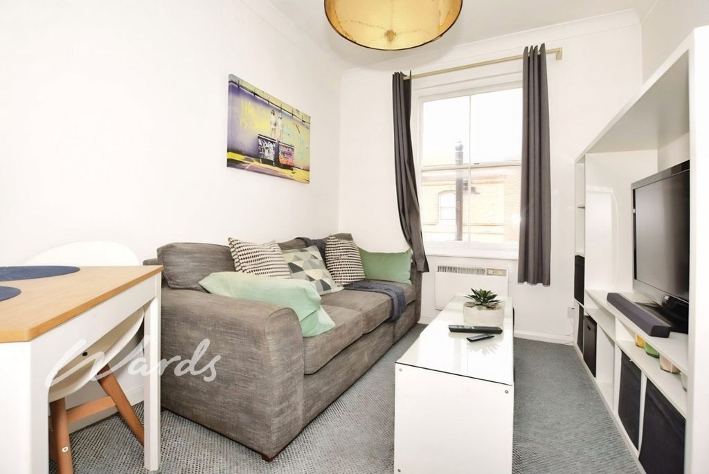 Property photo 3 of 4 Living Room