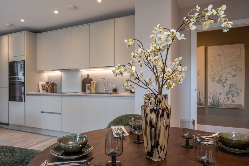 Property photo 2 of 9 17