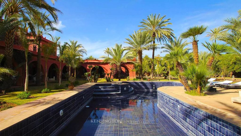 Property photo 2 of 30 Swimming Pool