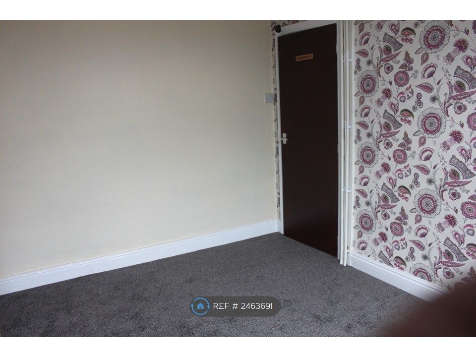 Property photo 3 of 17 Bedroom