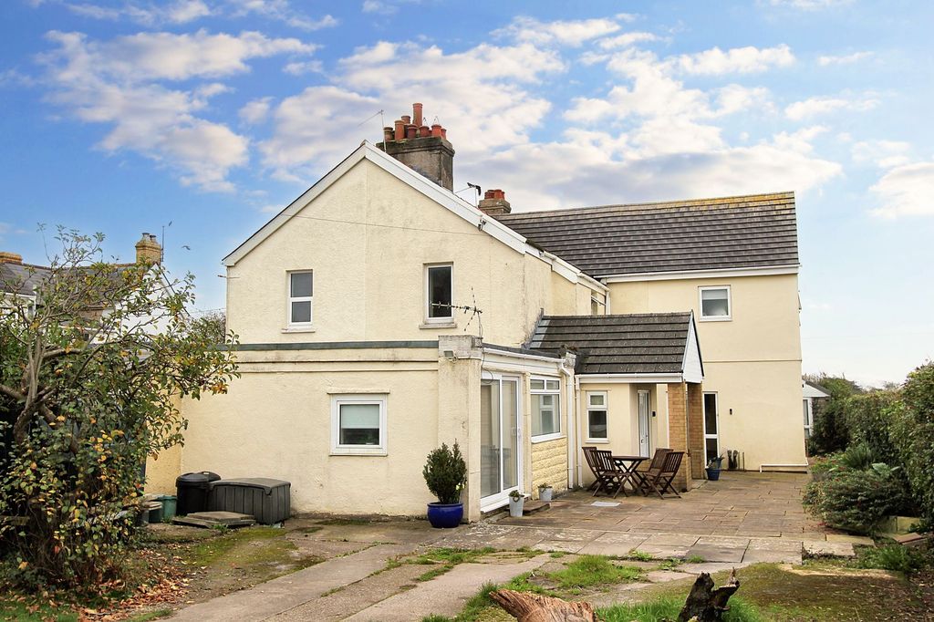 Property photo 1 of 50