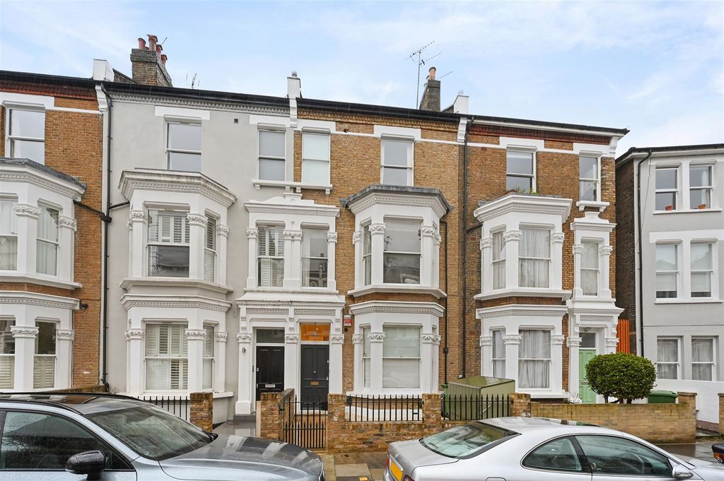 Property photo 3 of 18 Exterior