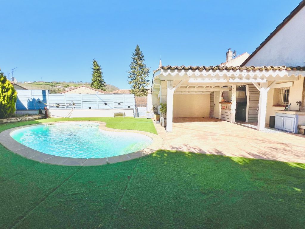 Property photo 2 of 10