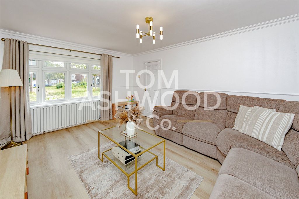 Property photo 2 of 15 Picture No. 24