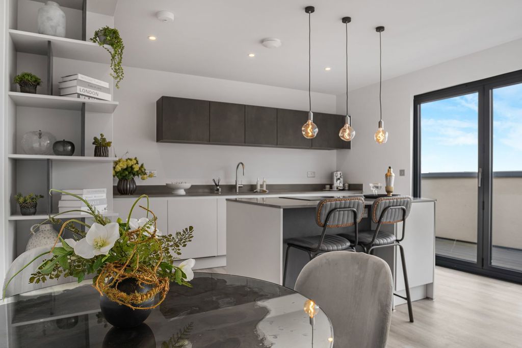 Property photo 2 of 23