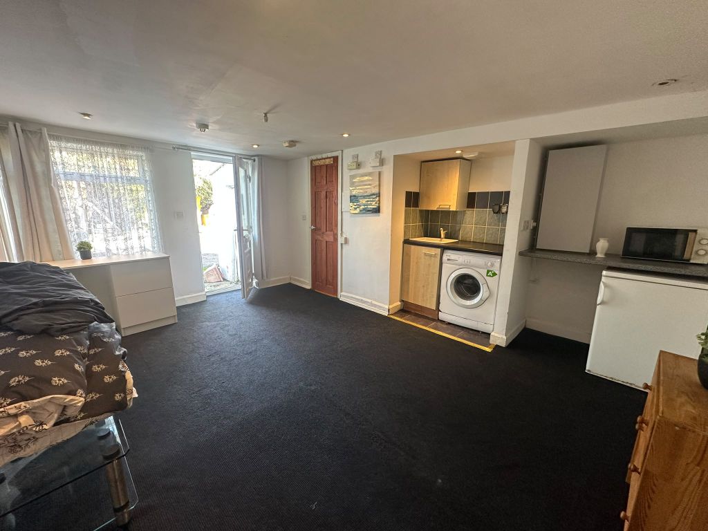 Property photo 2 of 5