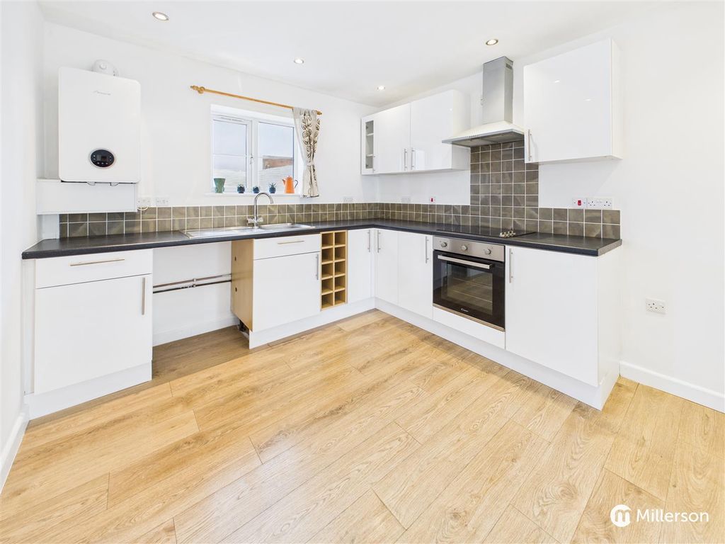 Property photo 3 of 16 Cam05092G0-Pr0133-Still015.Jpg