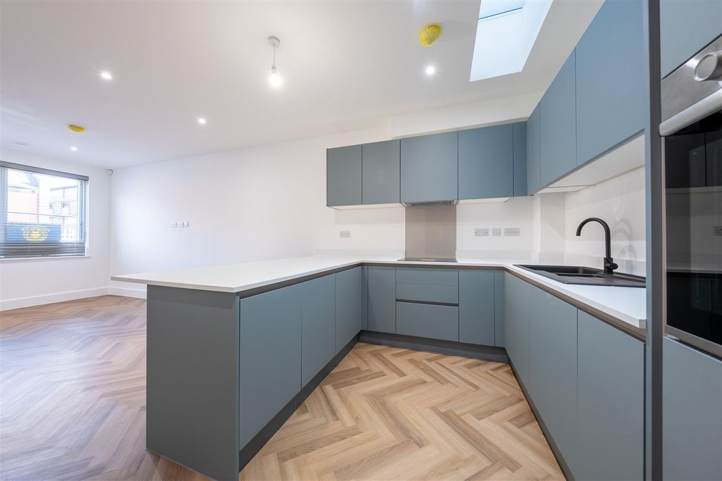 Property photo 2 of 13 Reside-42.Jpg