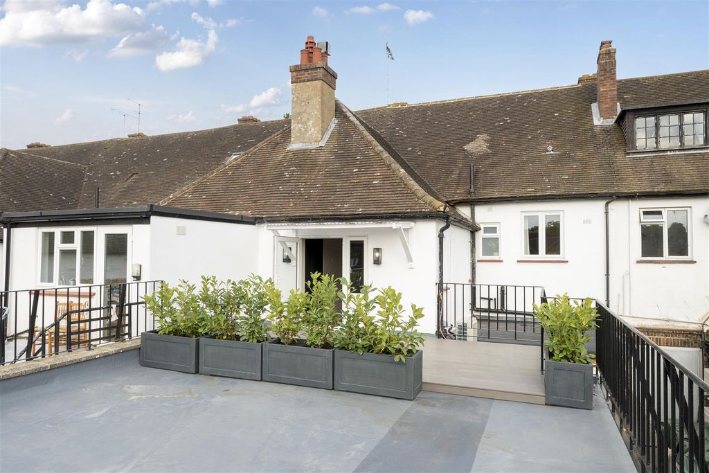 Property photo 1 of 14 1358799-2-68Dd487c88327.Jpg