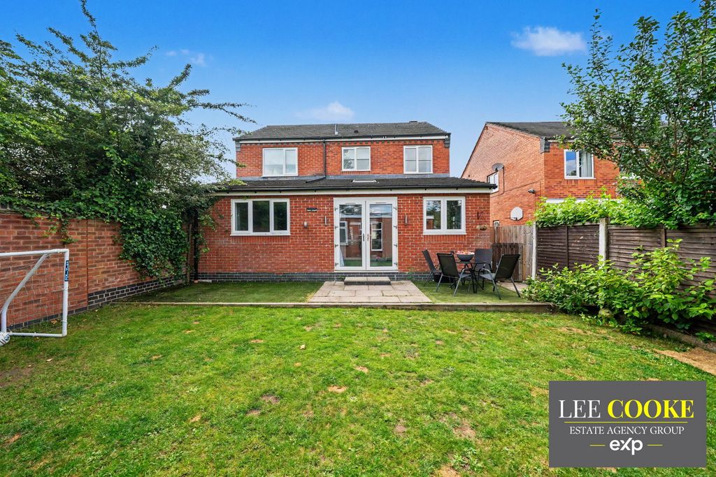 Property photo 2 of 44
