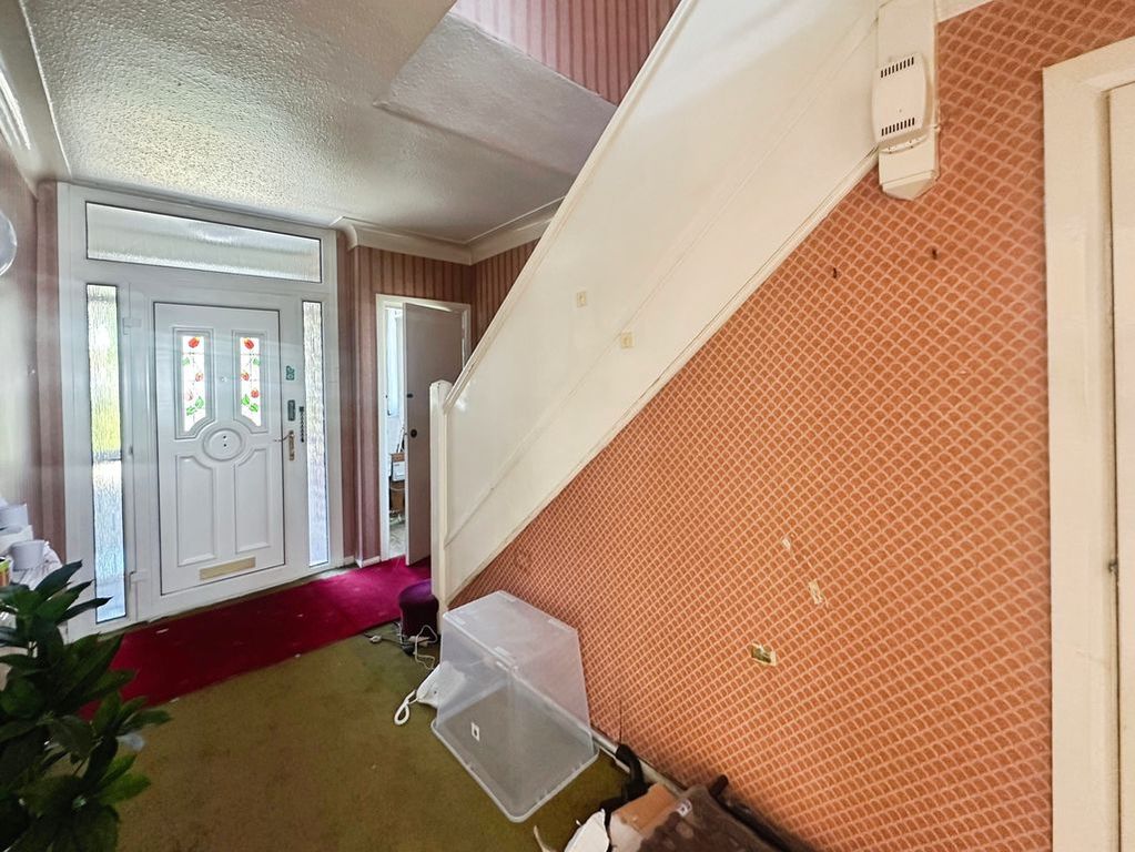 Property photo 2 of 12 Entrance Hall