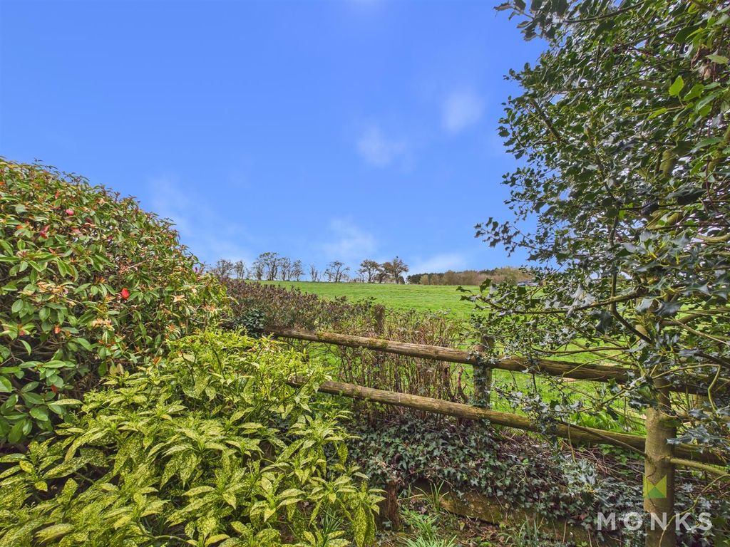 Property photo 3 of 23 Cam01348G0-Pr0802-Still035.Jpg