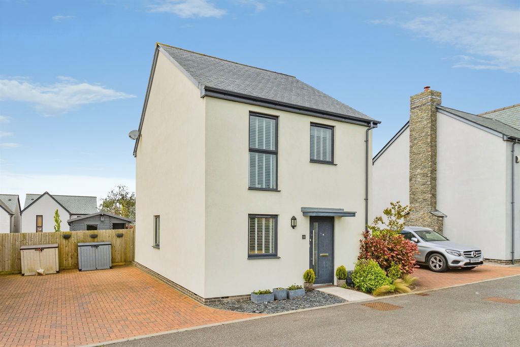 Property photo 1 of 18