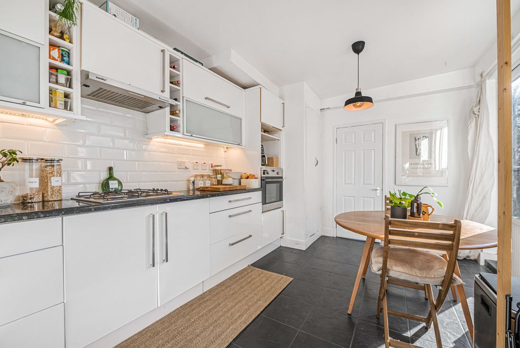 Property photo 3 of 22 Kitchen