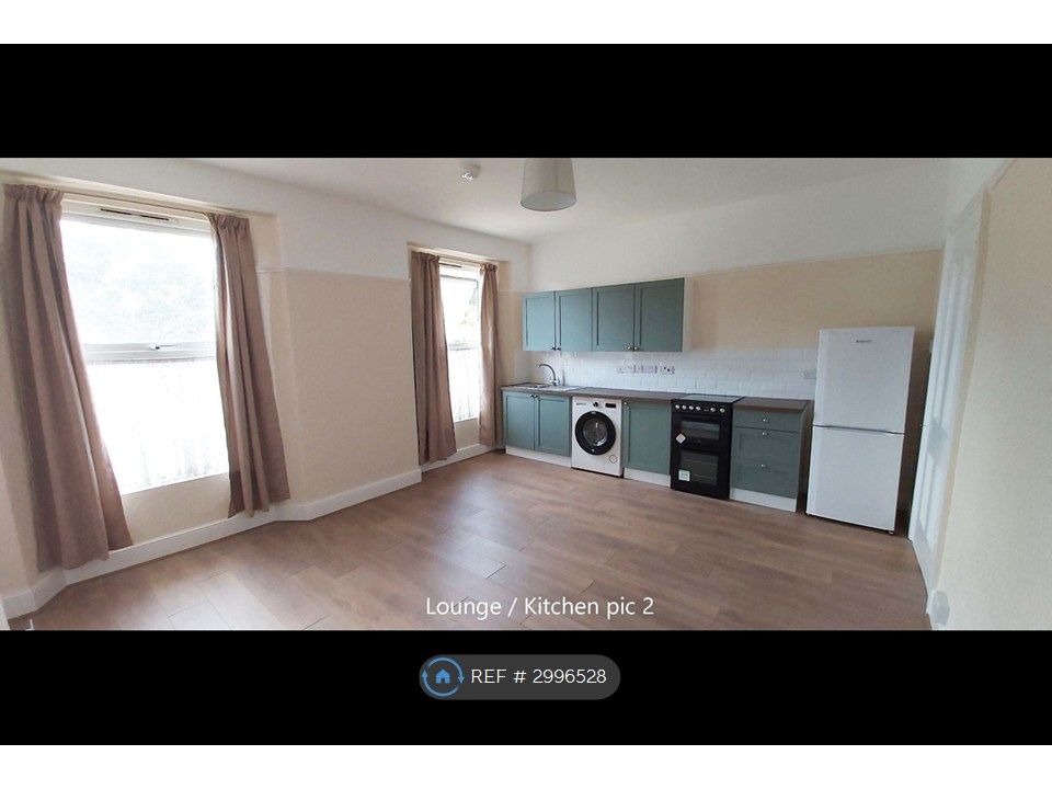 Property photo 1 of 7 Open-Plan Living Room/Kitchen Picture 2
