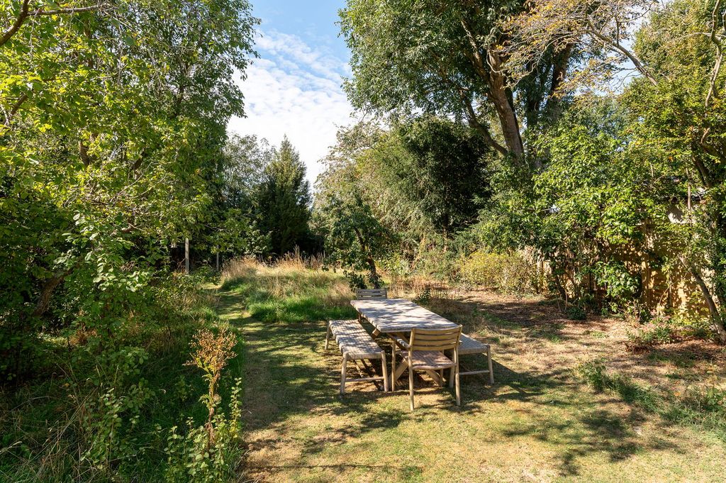 Property photo 3 of 32