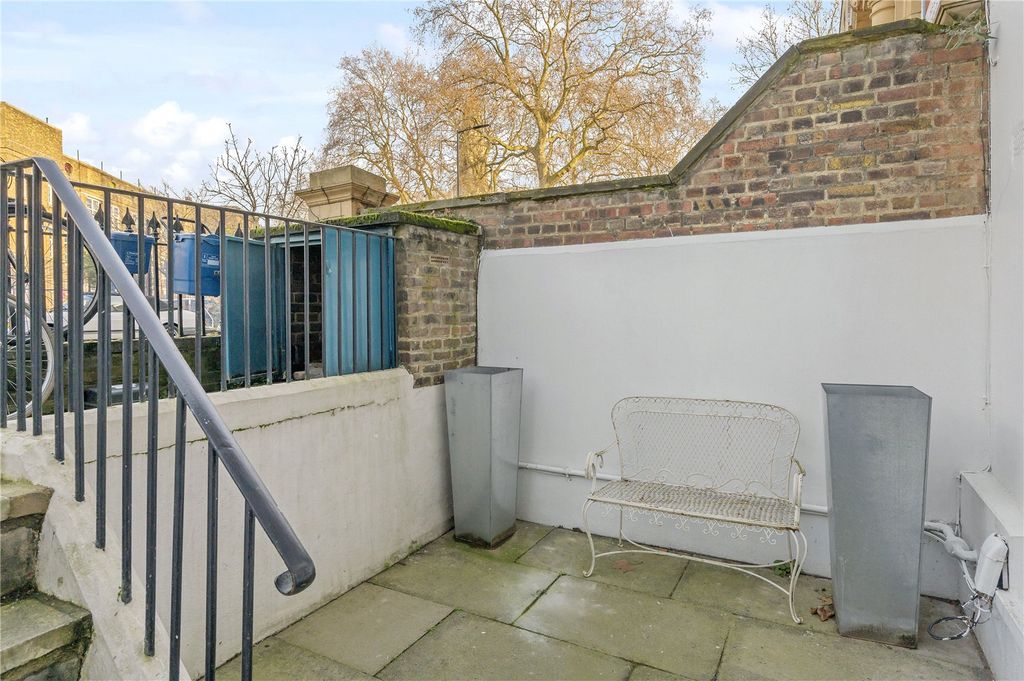 Property photo 3 of 14 Picture No. 23