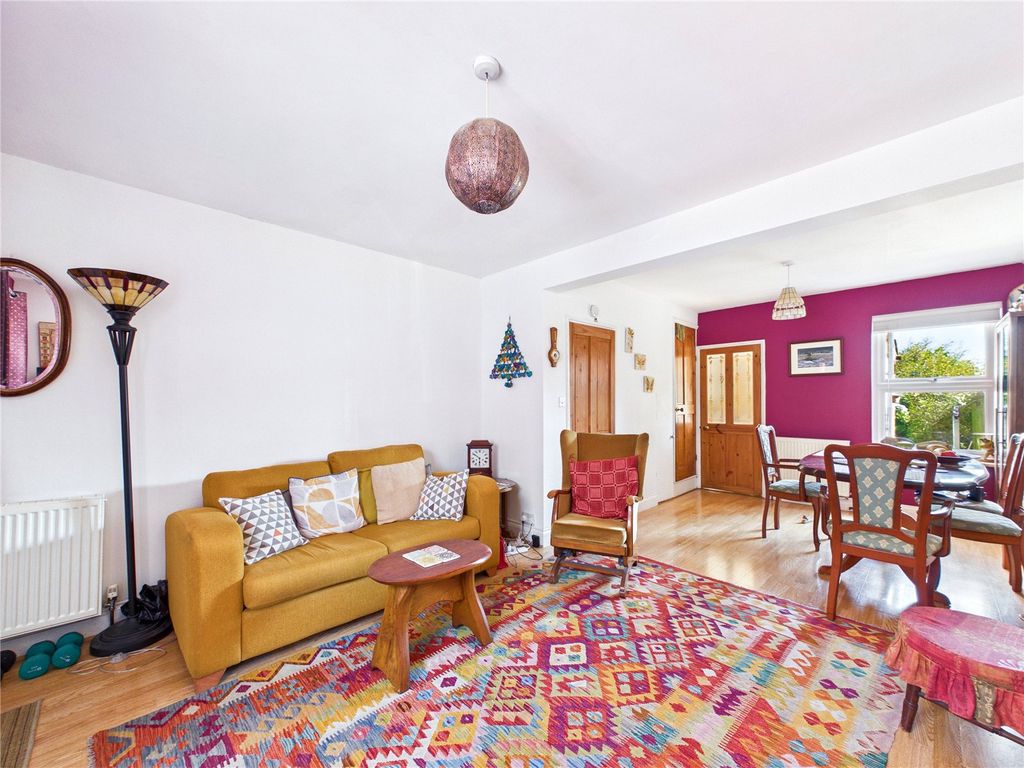 Property photo 2 of 16 Picture No. 33