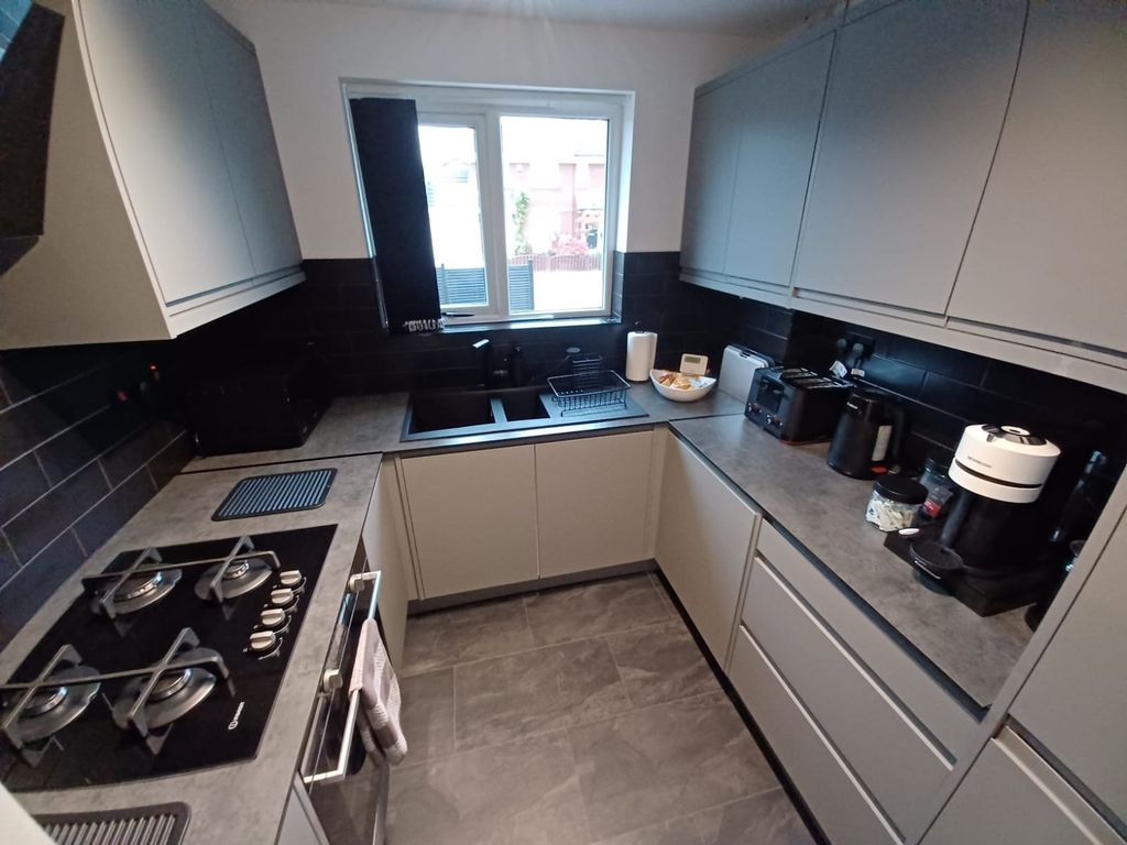 Property photo 2 of 24 Picture No. 30