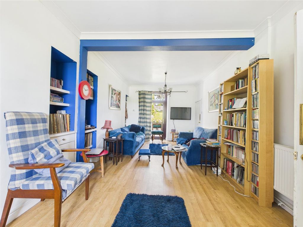 Property photo 2 of 19 Cam02295G0-Pr0209-Still006.Jpg