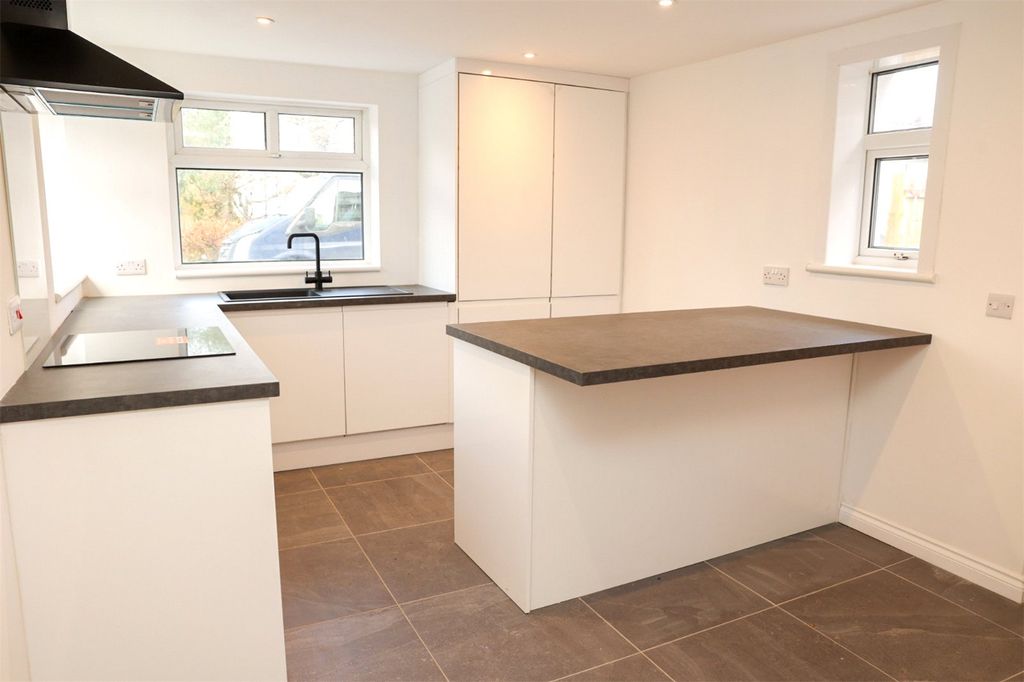 Property photo 2 of 18 Kitchen