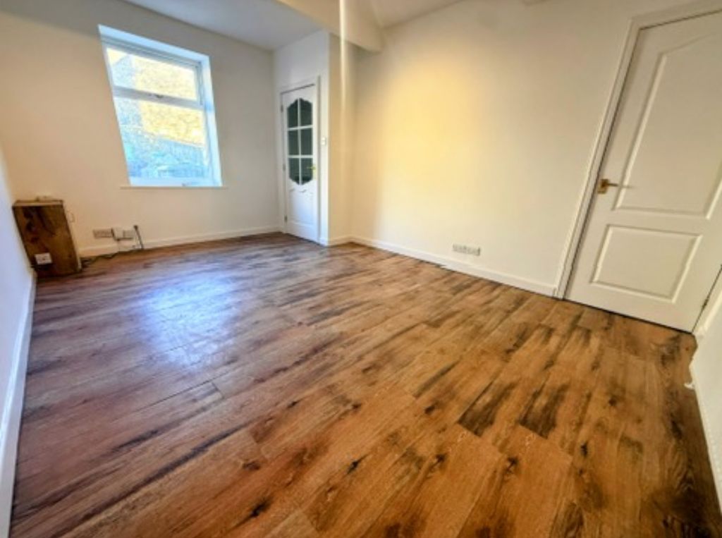 Property photo 2 of 5 Image