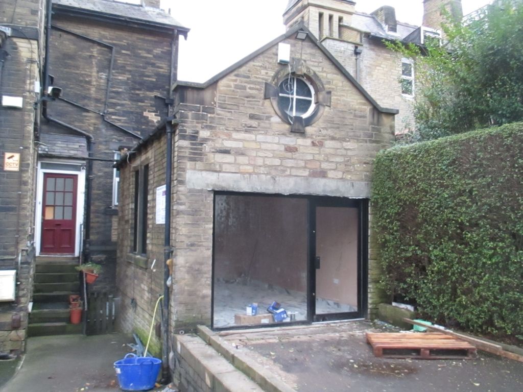 Property photo 1 of 2