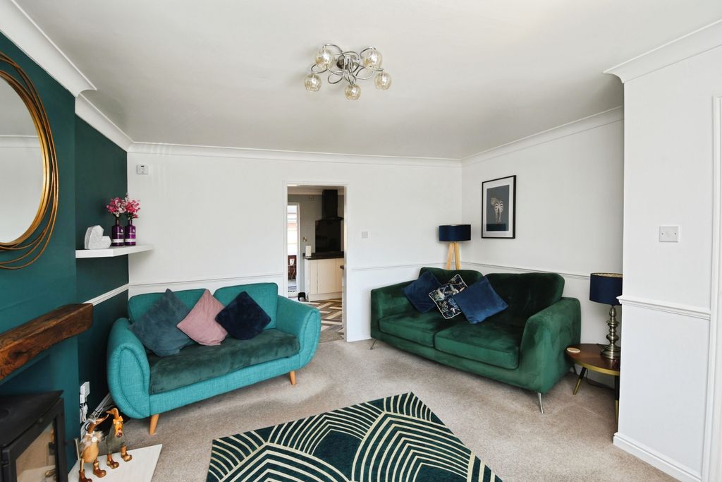 Property photo 2 of 17