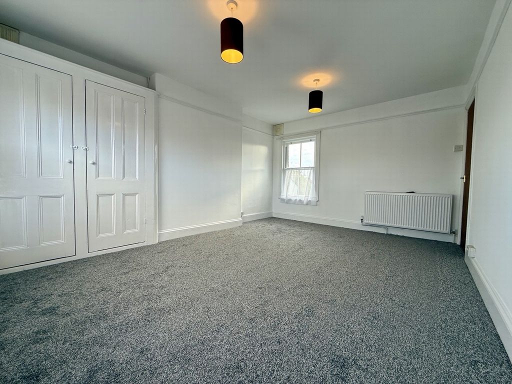 Property photo 2 of 8 Lounge Or Bedrom