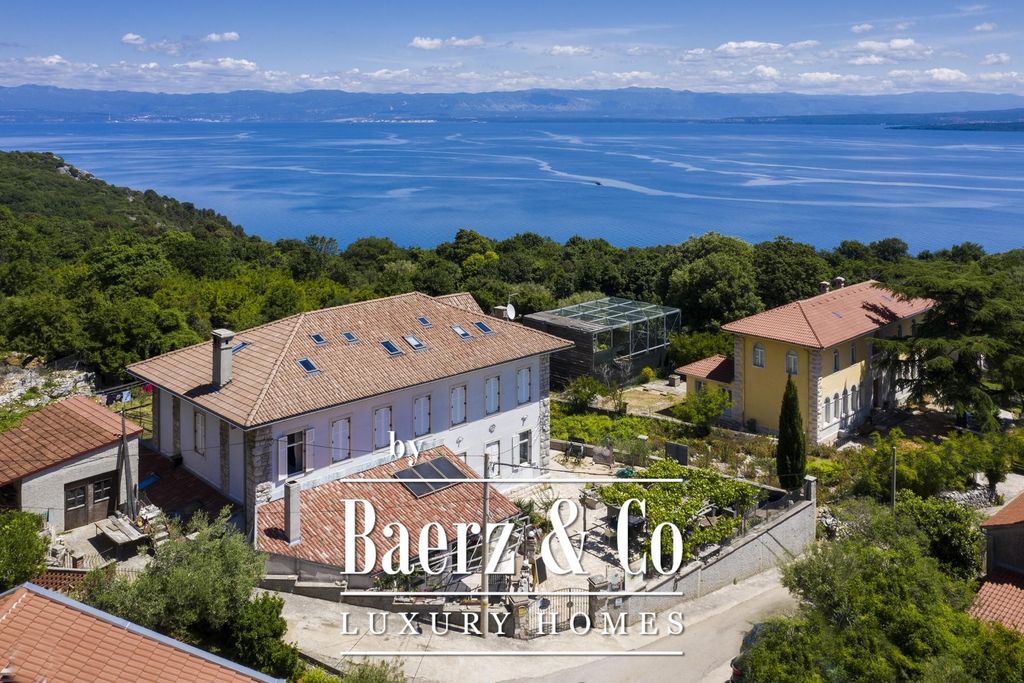 Property photo 2 of 34