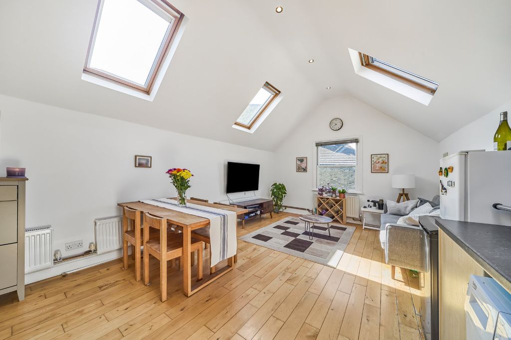 Property photo 2 of 12 Picture No. 04