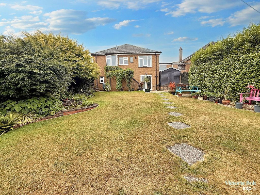 Property photo 2 of 23