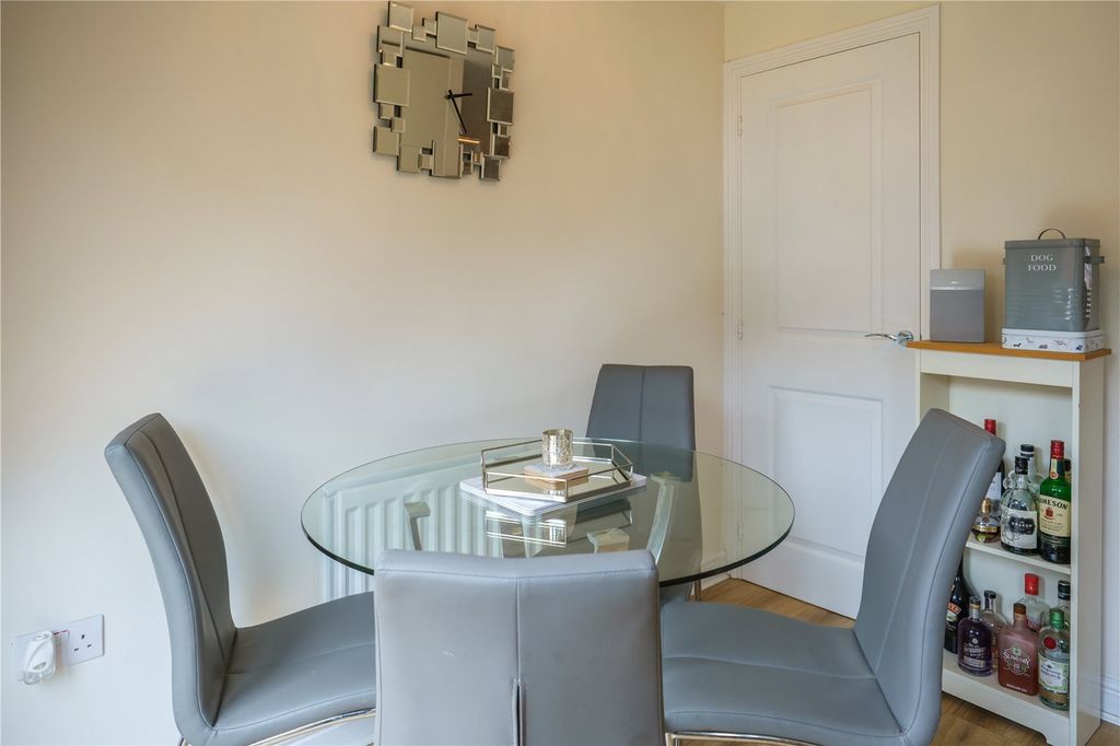 Property photo 2 of 14 Picture No. 18