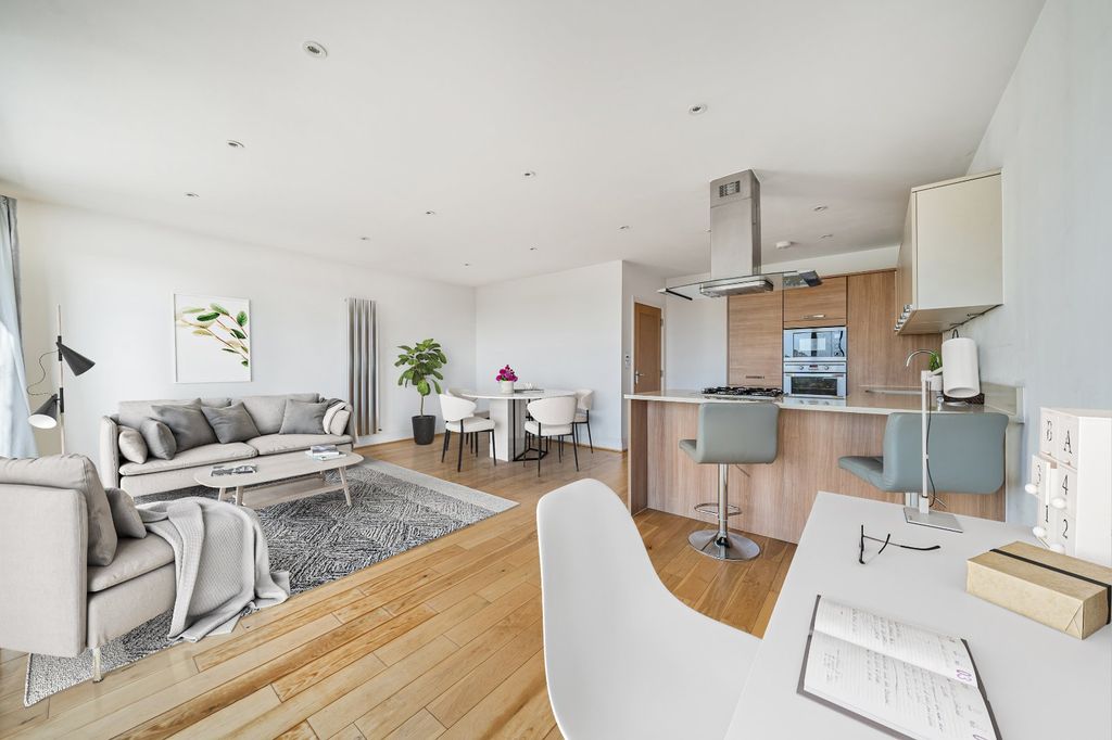 Property photo 3 of 11 Picture No. 43