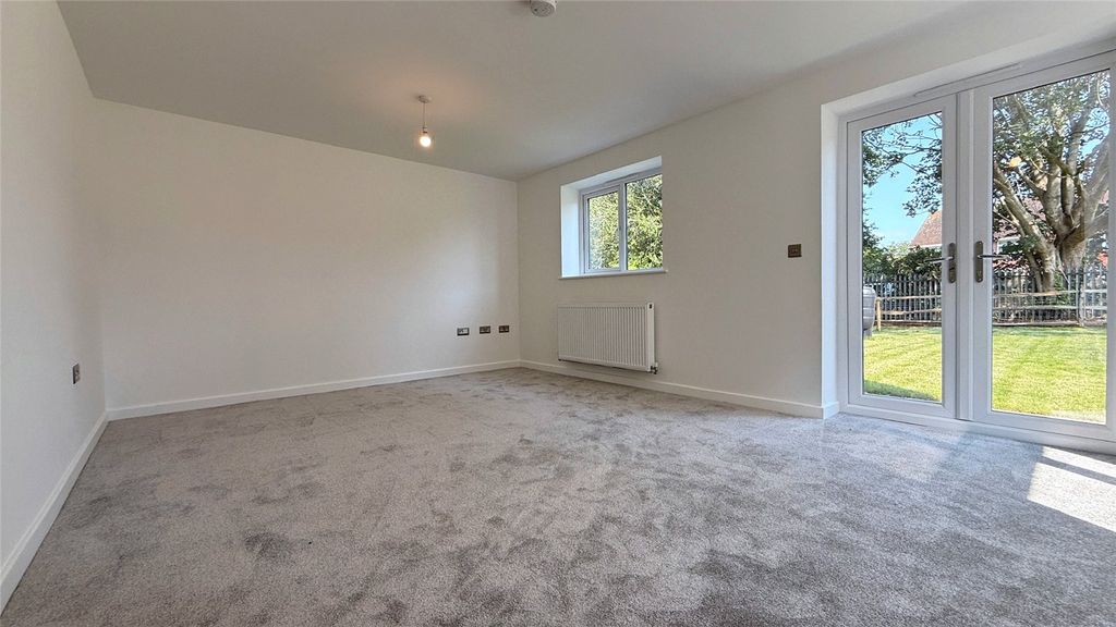 Property photo 2 of 10 Sitting Room