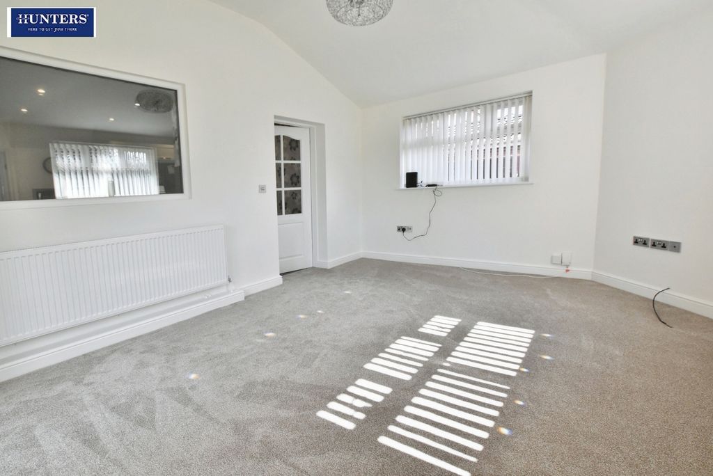 Property photo 3 of 27 Reception Room 2