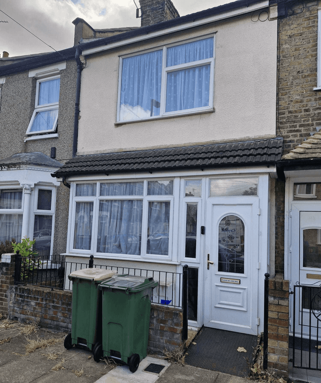 Property photo 1 of 5