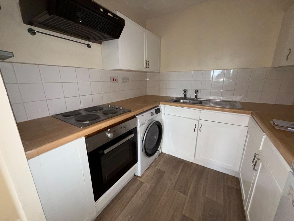 Property photo 2 of 8 45 Tylersfield - 5.Jpeg