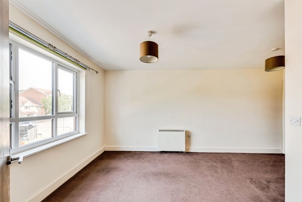 Property photo 3 of 6
