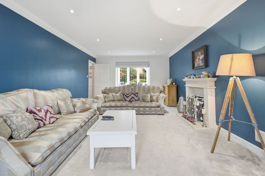 Property photo 2 of 35