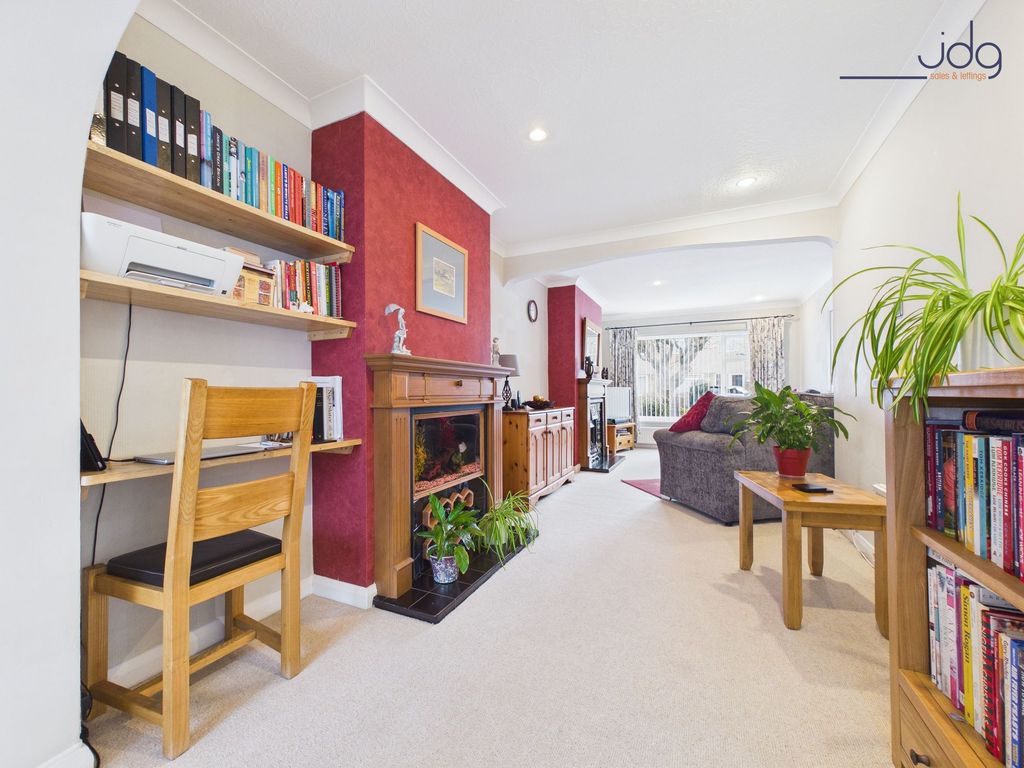 Property photo 3 of 17 Cosy Lounge With Coal Fire