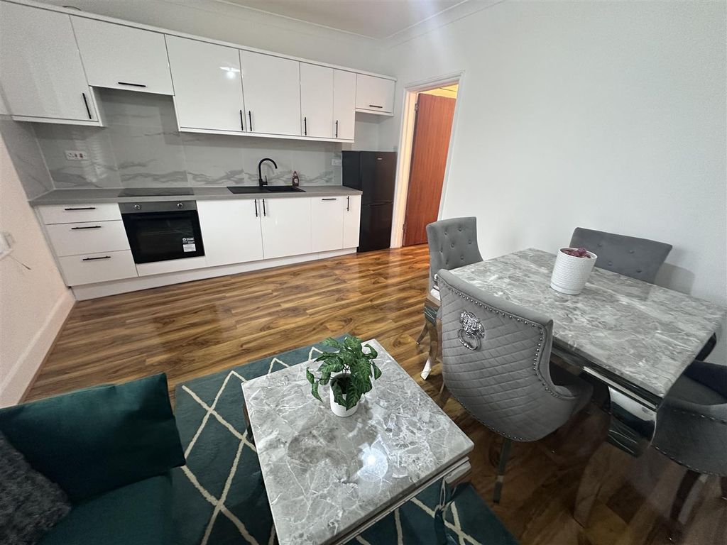 Property photo 2 of 7 Kitchen / Living Room