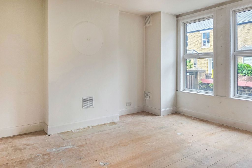 Property photo 3 of 10 40 Oaklands Road, Hanwell, London W7 2Dr