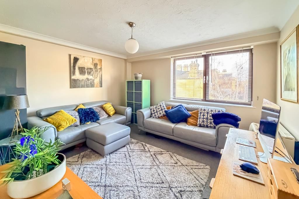 Property photo 2 of 11 Lounge/Diner