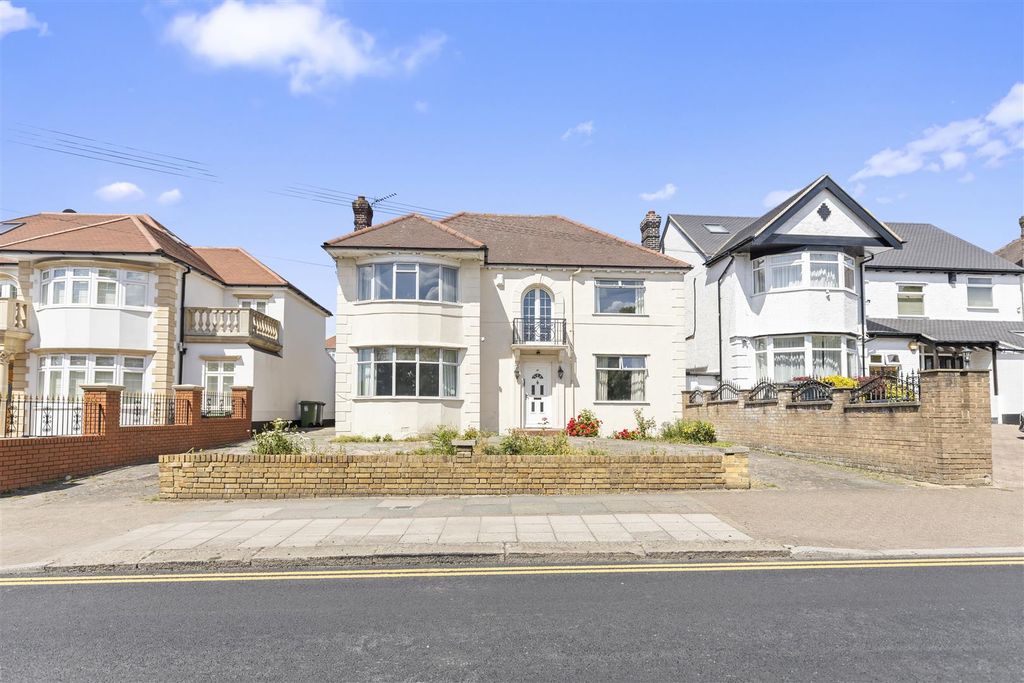 Property photo 2 of 12