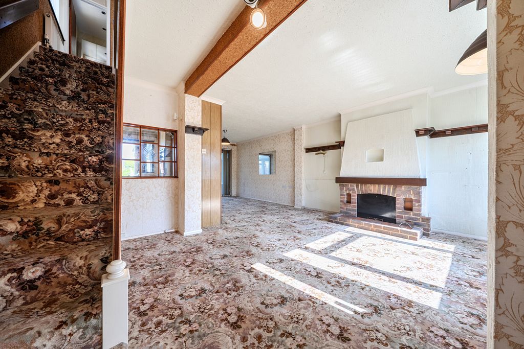 Property photo 3 of 22 1466550-16-6A15Cb...