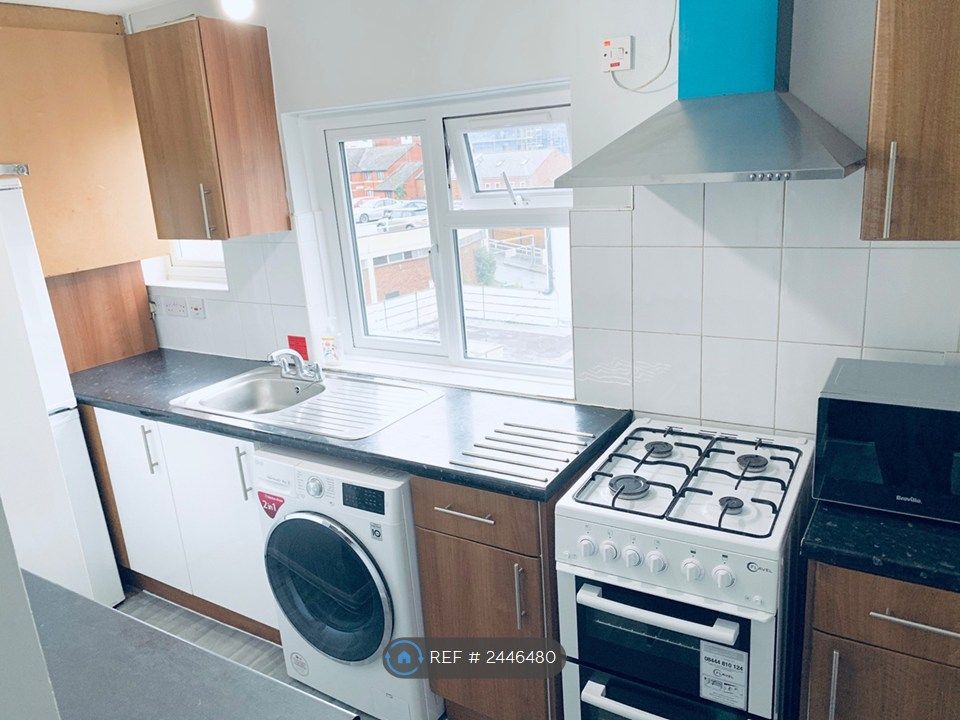 Property photo 1 of 10 Kitchen