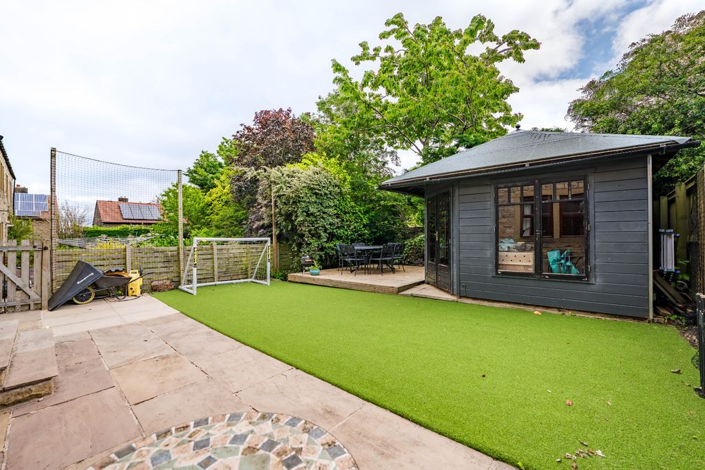 Property photo 3 of 32 5181195