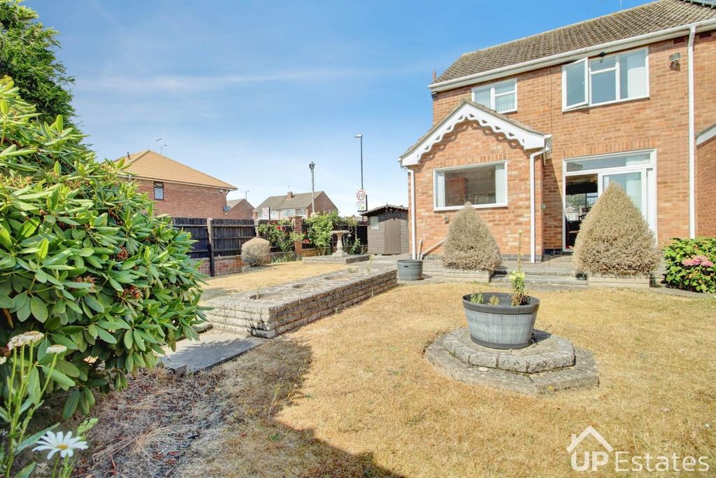 Property photo 2 of 23