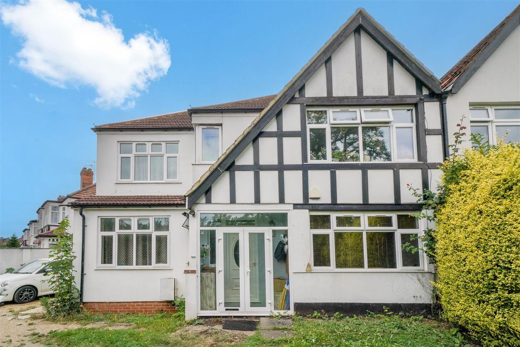 Property photo 1 of 14 35 Oldborough Road - XI06Wcwkclrzw9Pgbud2.Jpg